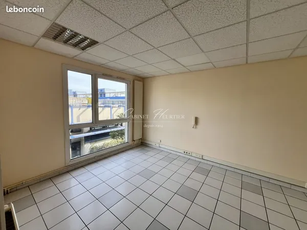 Local 59 m² Échirolles