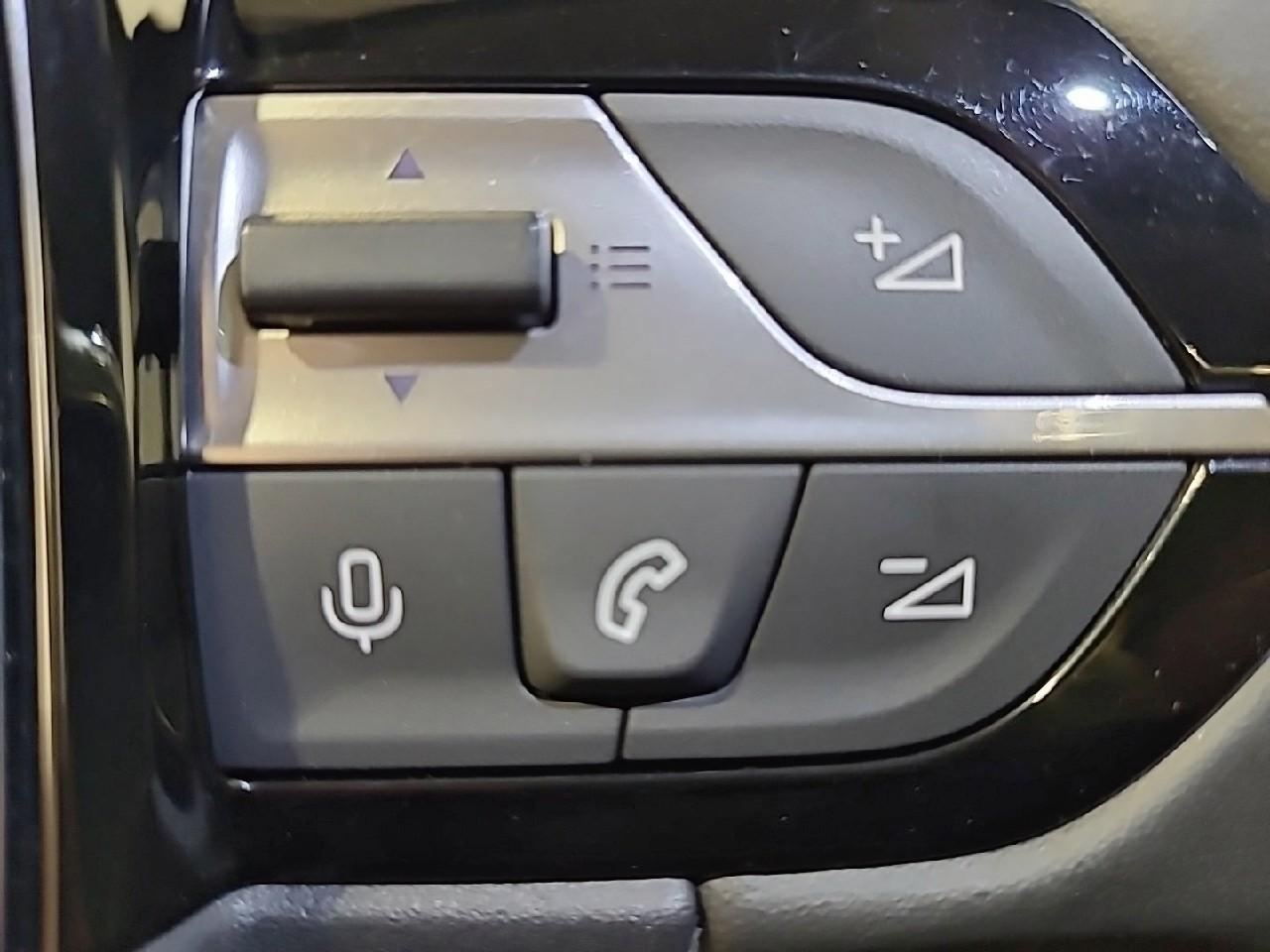 Peugeot 308 phev 180 e-eat8 allure pack — photo 18