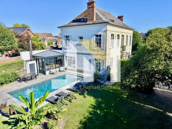 Maison 10 pièces 370 m²