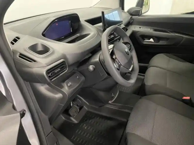 Peugeot Partner m diesel 130ch automatique pack premium connect — photo 8