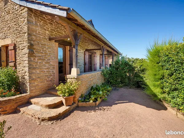 Propriété 3 pièces 81 m²