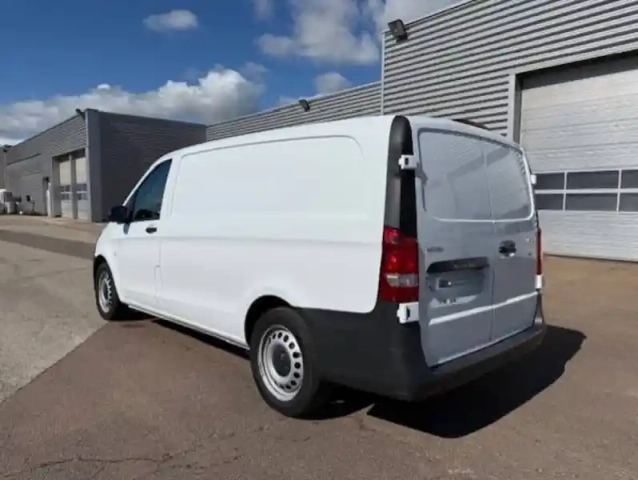 Mercedes Vito fourgon 114 cdi long bvm6 rwd — photo 3