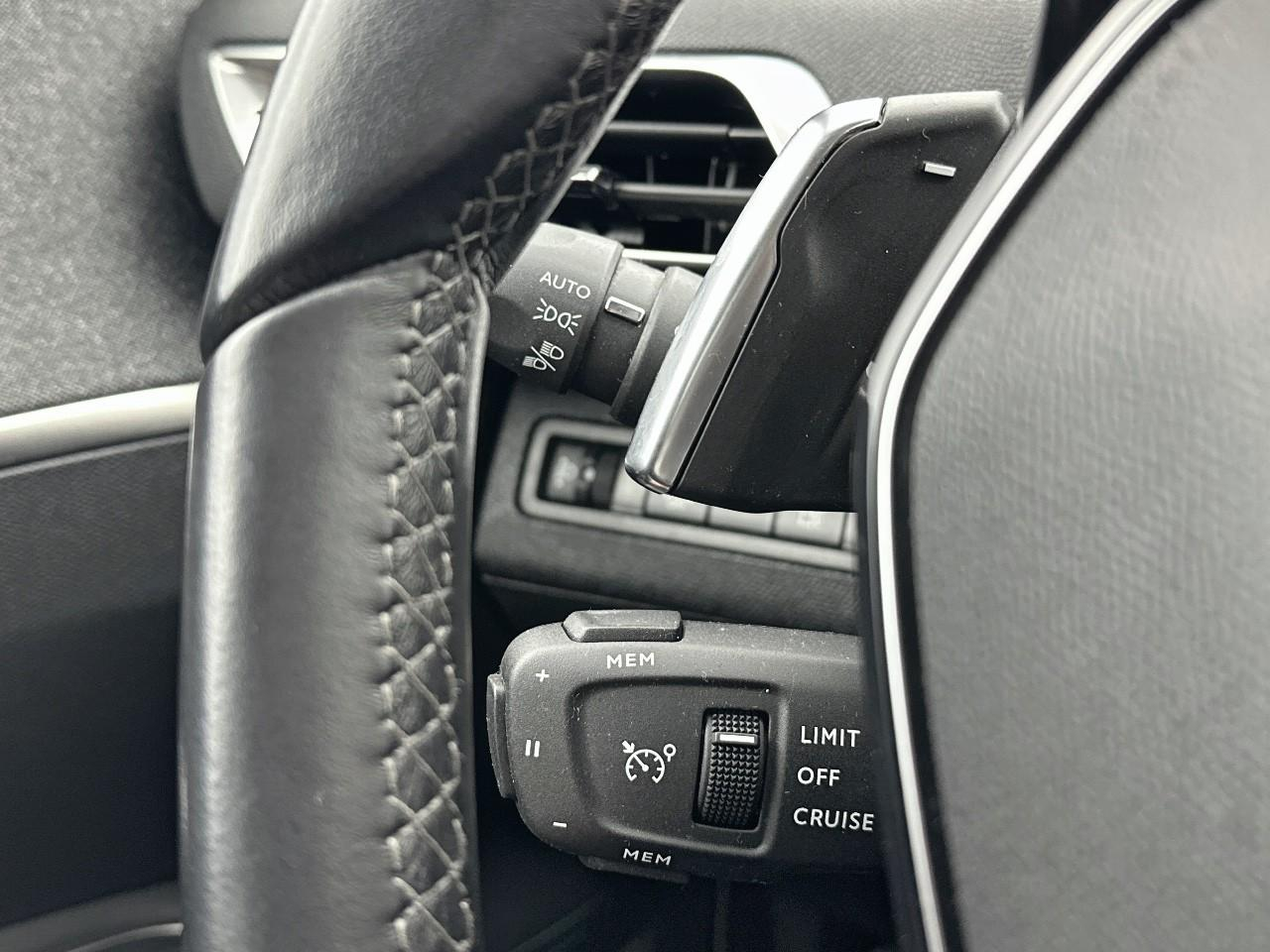 Peugeot 3008 hybrid 225 e-eat8 allure pack — photo 17