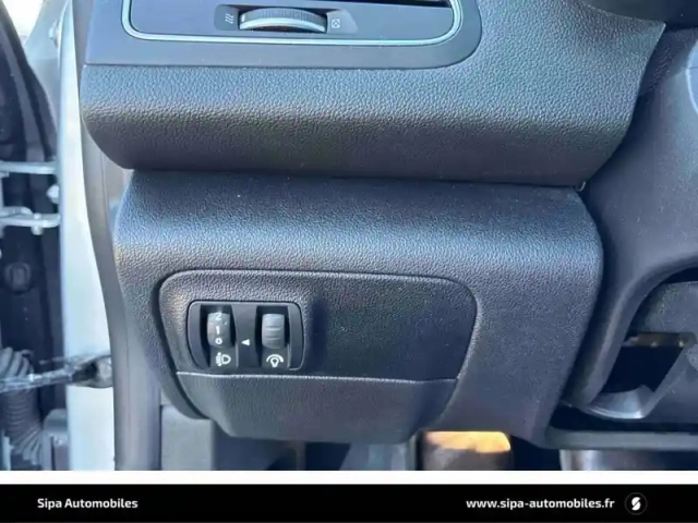 Renault Megane mégane iv berline blue dci 115 — photo 55
