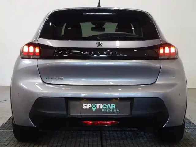 Peugeot 208 e- 136ch style — photo 8
