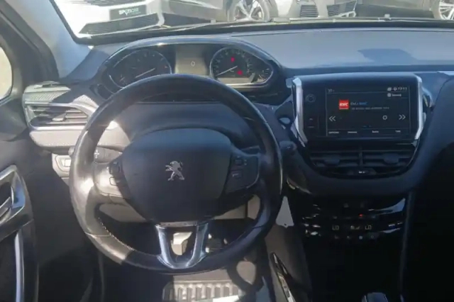 Peugeot 2008 1.2 puretech 110ch s&amp;s bvm5 — photo 18