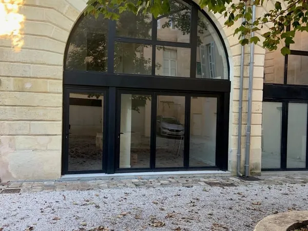 Bel appartement T3 rénové Bordeaux Pey Berland