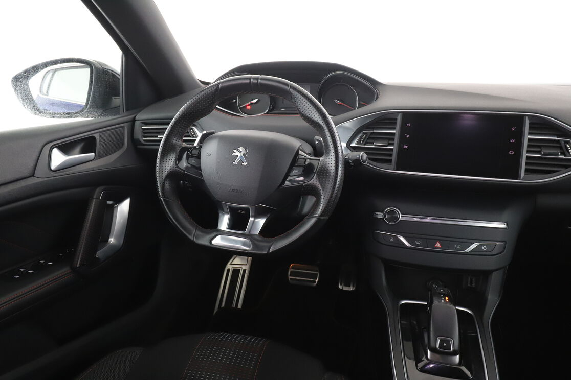 Peugeot 308 1.2 PureTech GT Line EAT8 — photo 12
