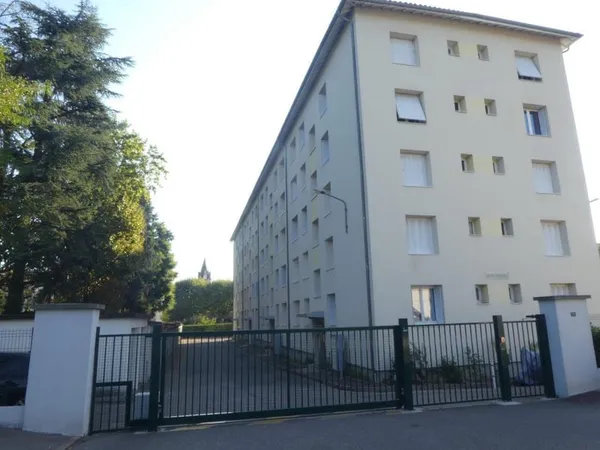 Stationnement Location Champagne-au-Mont-d'Or 85€