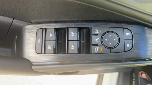 Nissan Qashqai 1.3 DIGT-T 158 MHEV X-Tronic - Premiere Edition – 2023 – 52012 km – Essence – Boîte Automatique — photo 2