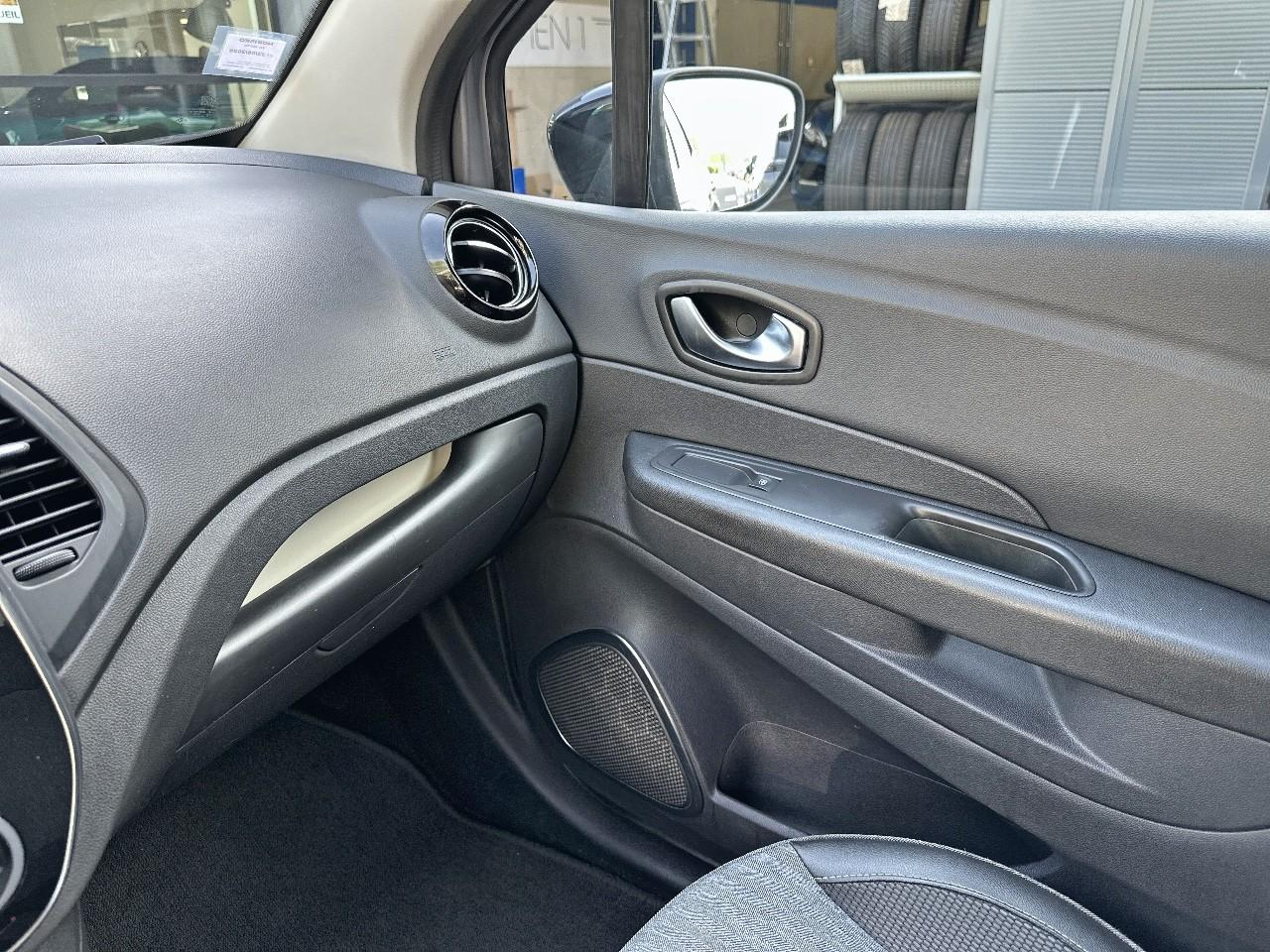 Renault Captur 0.9 tce 90ch energy intens euro6c — photo 37