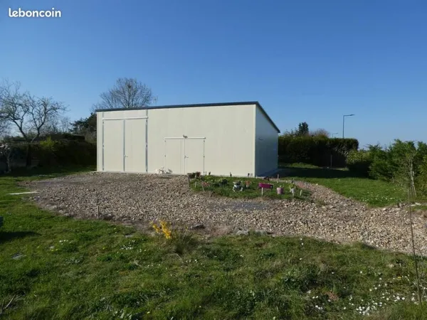 Local 1 pièce 80 m²
