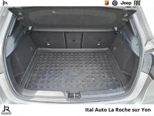 Mercedes Classe A berline 200 163ch amg line 7g-dct — photo 6