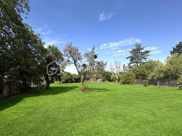 Terrain 1716 m²
