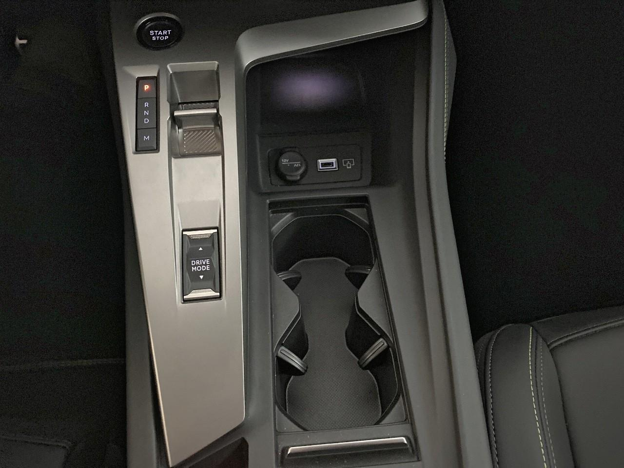 Peugeot 408 hybrid 145 e-dcs6 gt — photo 17