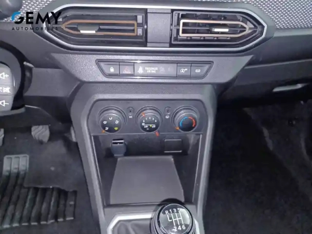 Dacia Sandero eco-g 100 — photo 39