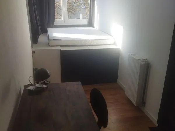✅Chambre face estaca et gare RER C saint Quentin en Yvelines