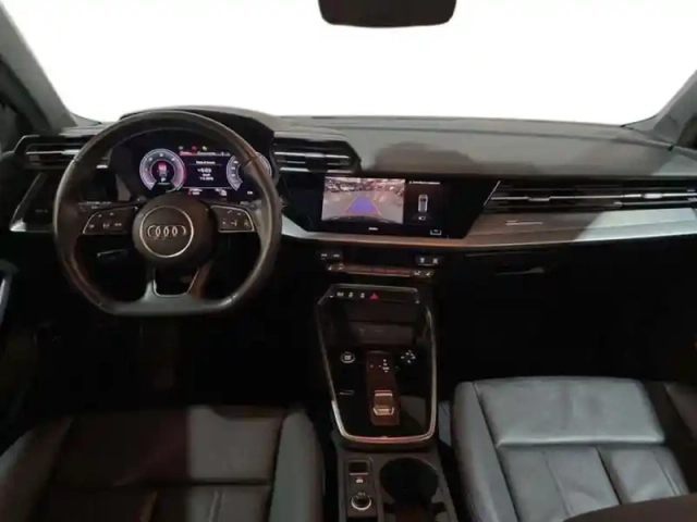 Audi A3 35 tdi 150 s tronic 7 design luxe — photo 8