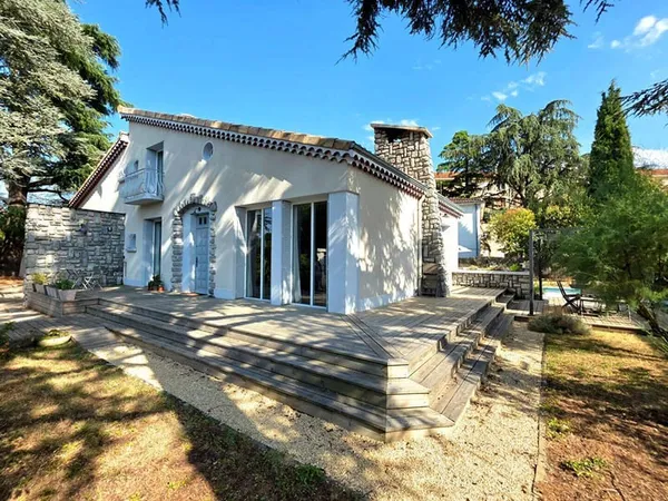 Maison 6 pièces 180 m²