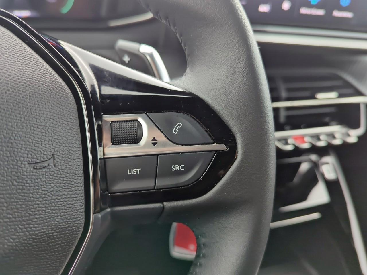 Peugeot 2008 hybrid 145 e-dcs6 allure — photo 18