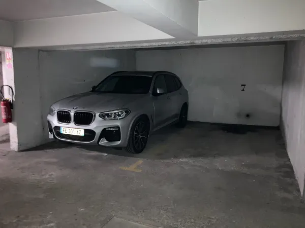 Loue parking 11m²