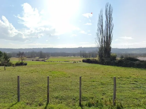 Terrain 700 m²