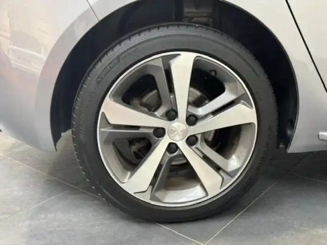 Peugeot 308 1.6 bluehdi 120 gt line eat6 toit pano / led / gps / camera — photo 11