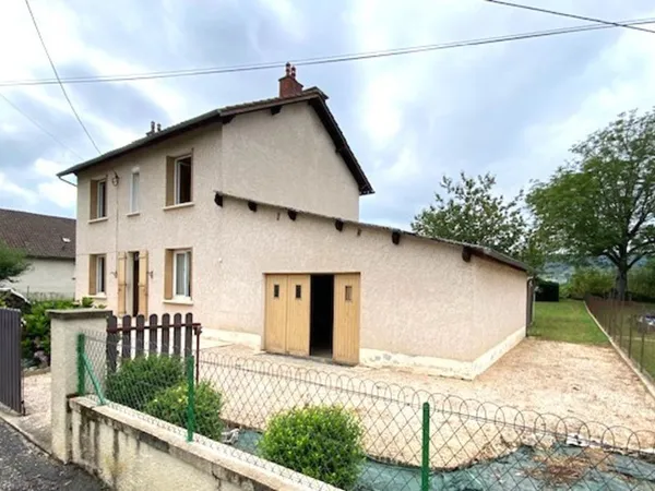 Saint-Céré, maison de type 6 avec garage et jardin