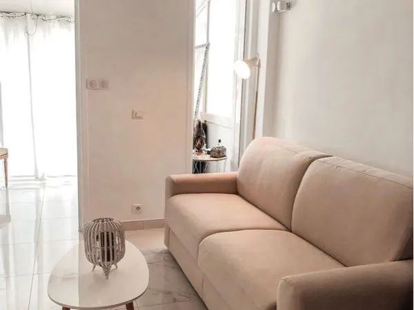 Studio avec véranda, balcon et climatisation - Idéal investissement locatif - Quartier Valrose