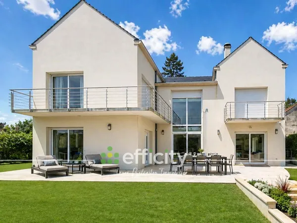 Maison 10 pièces 270 m²