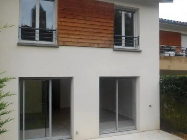 Maison T5 en duplex avec jardin et double garage