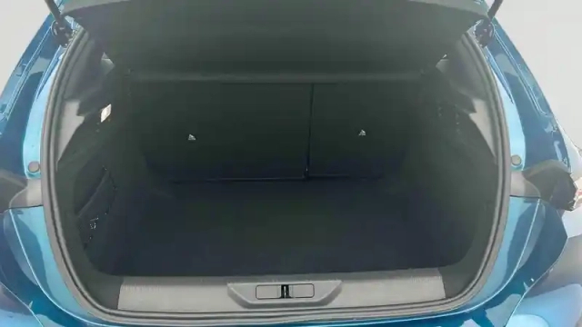 Peugeot 308 hybrid 145 e-dcs6 — photo 5
