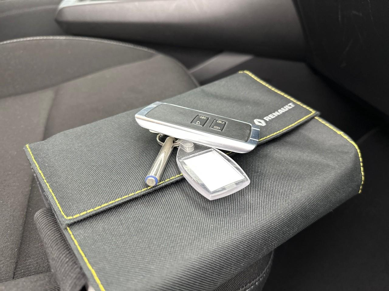 Renault Captur tce 130 fap business — photo 32