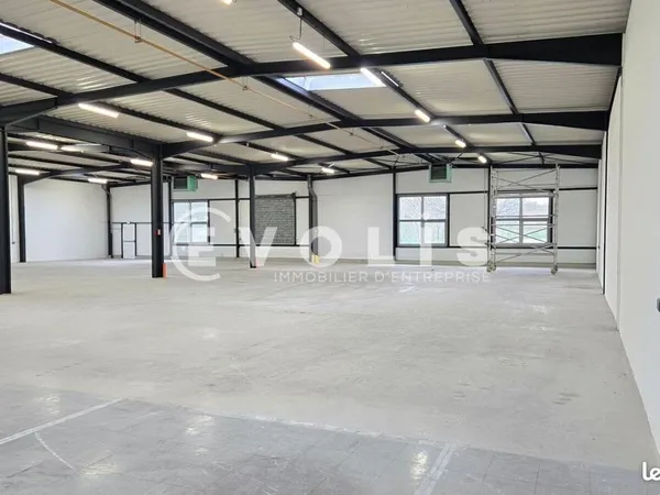 Local d'activité 239 m²