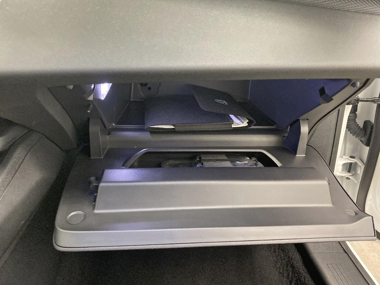 Peugeot 308 phev 180 e-eat8 active pack — photo 26