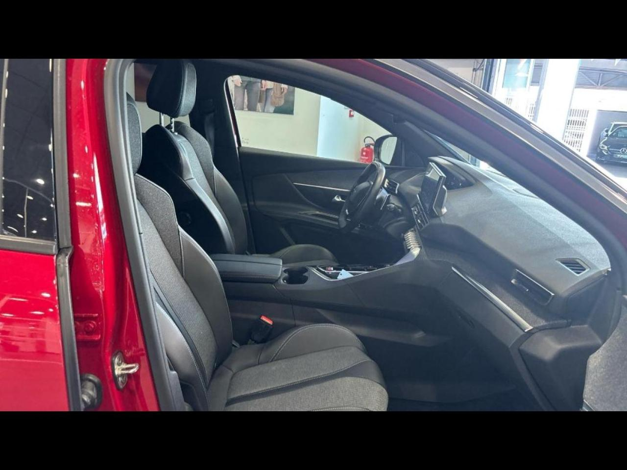 Peugeot 3008 1.5 bluehdi 130ch s&s allure pack eat8 — photo 15
