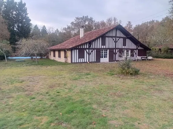 À vendre - Maison landaise sur 6 hectares à Luglon