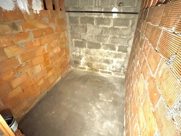 Location Cave / Box Stockage 8.5 m3 dans Residence sécurisée avec parking