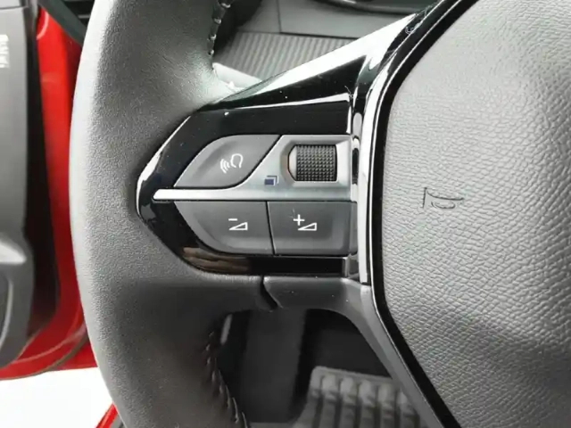 Peugeot 208 electrique 50 kwh 136ch — photo 54
