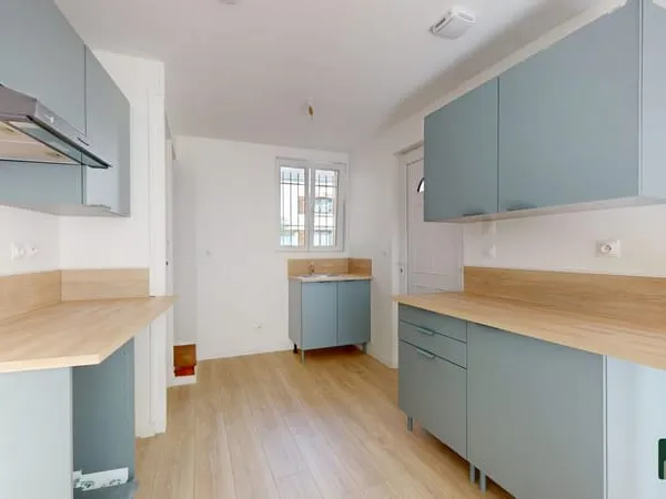 À louer appartement 3 pièces en duplex - AUNEAU