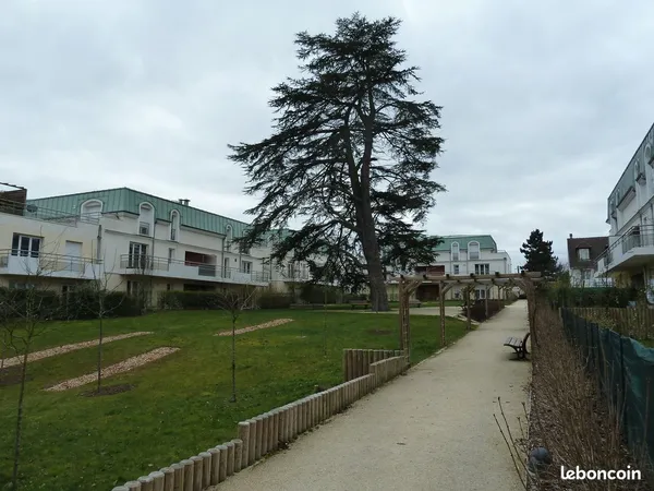à louer -t2 avec jardin - évry bras de fer