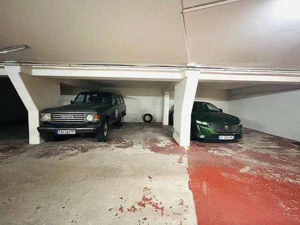 Parking 13 m²