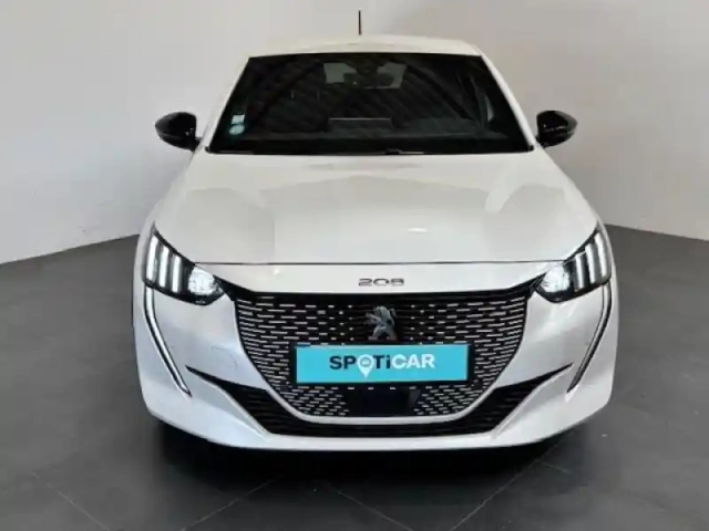 Peugeot 208 e- 136ch gt line — photo 2