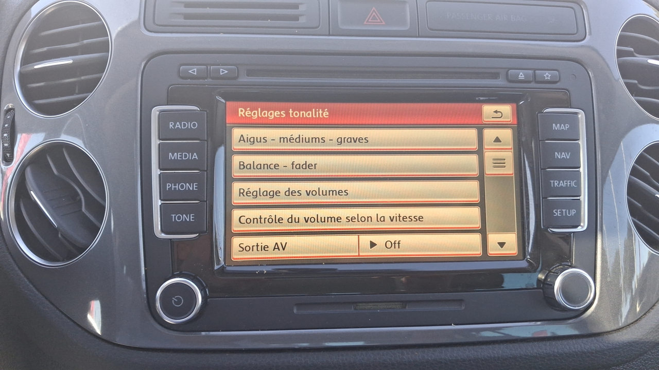 Volkswagen Tiguan 2.0 TDI 140 FAP BlueMotion Technology — photo 20