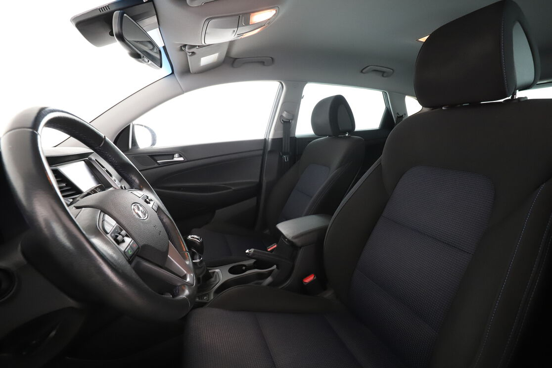 Hyundai Tucson 1.7 CRDi Intuitive — photo 9