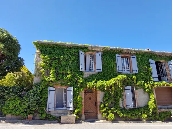 Vends maison de charme 187m², 4/5 chambres, jardin clos de 473m² dans l'Aude