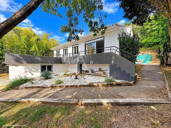 Maison de plain-pied 4 pièces 95 m²