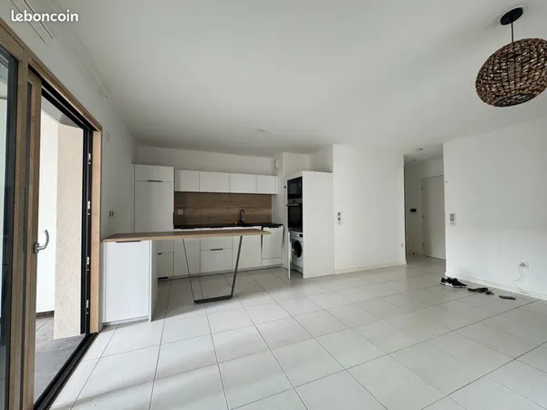 Appartement T2 récent 49 m² (2022) + terrasse au calme & parking sous-sol
