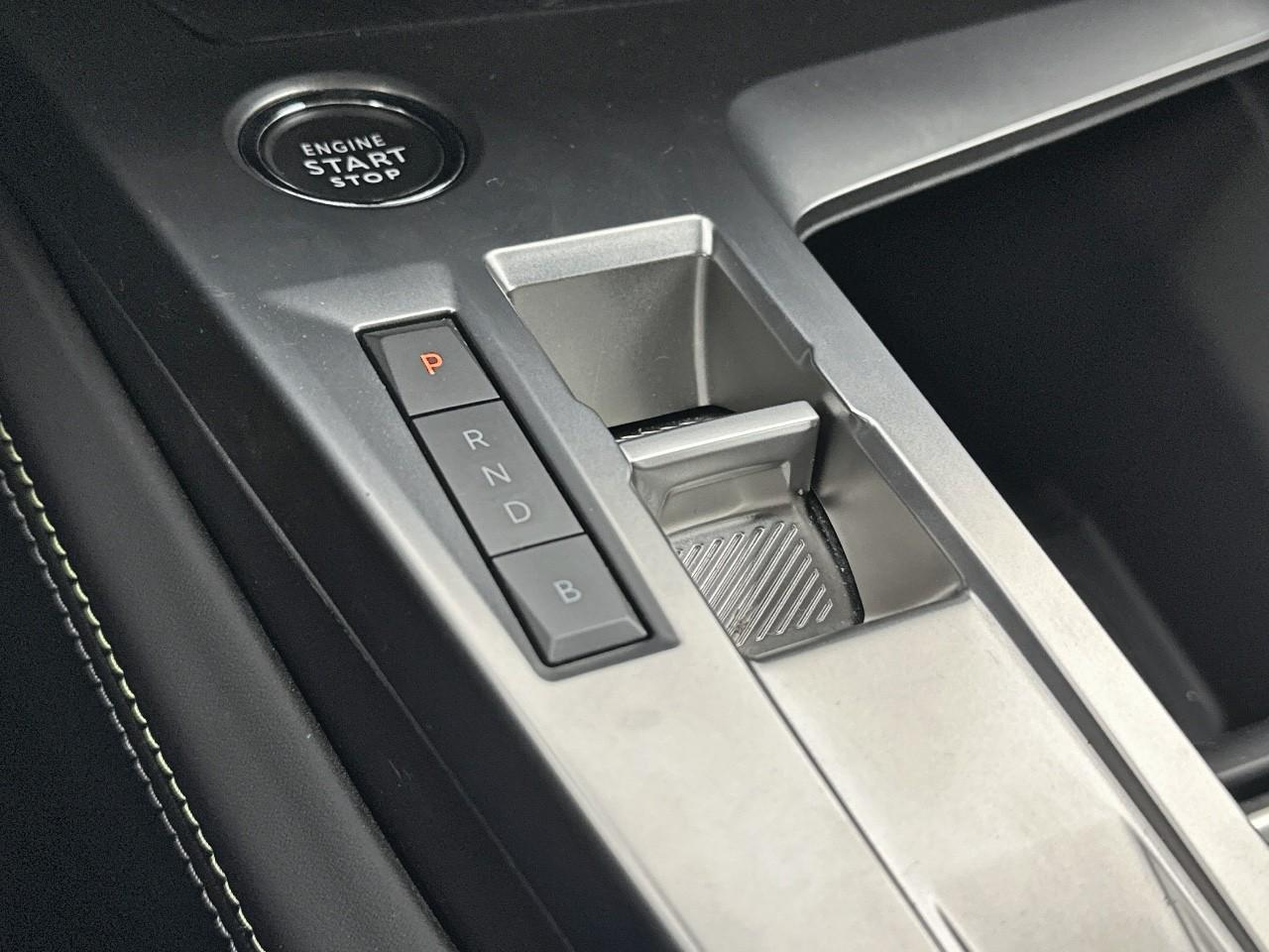 Peugeot 308 phev 180 e-eat8 gt — photo 29