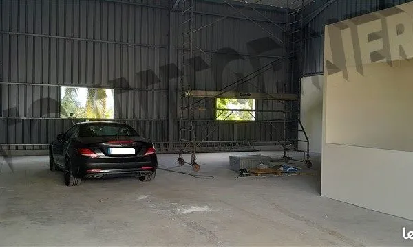 Bureau 620 m²